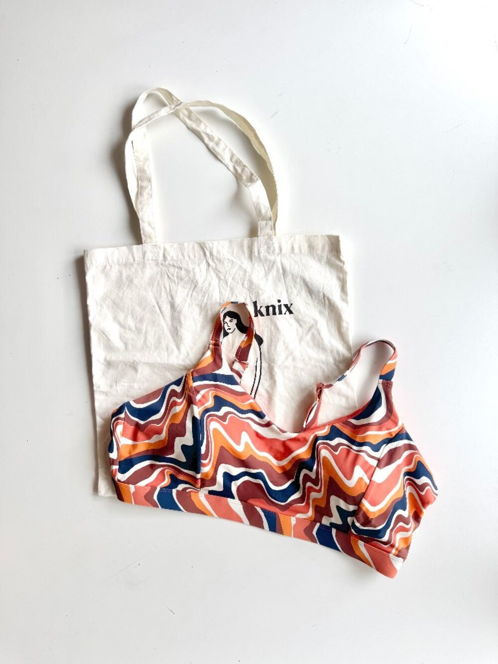 NWOT KNIX Heatwave Swirl Wavy Printed Scoop Neck Bikini Top, Size 4XL+